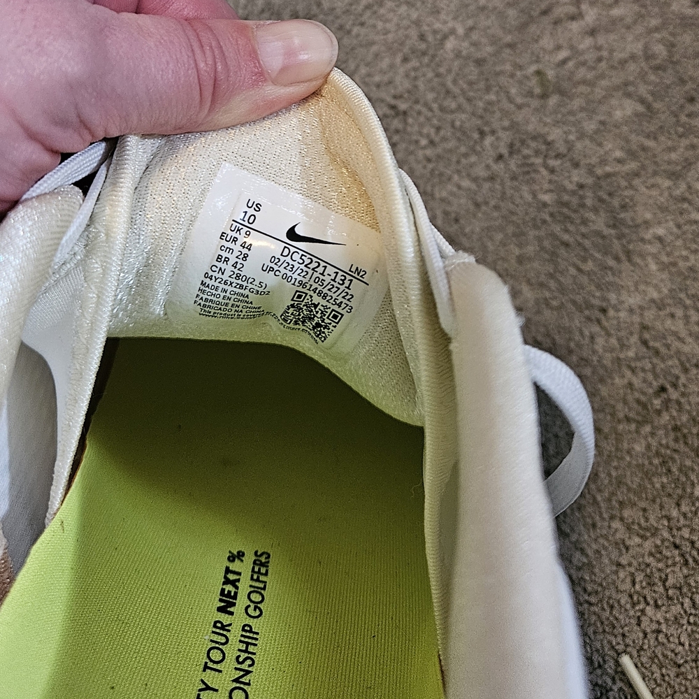 Nike Men's White and Gray Sneakers - Picture 4 of 4
